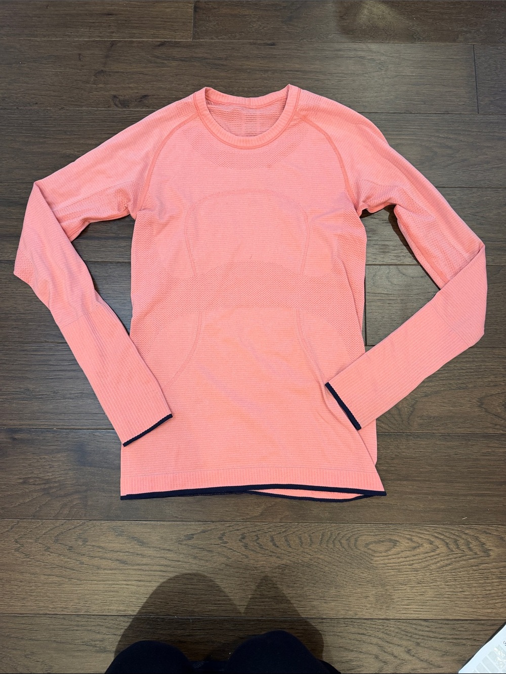 Lululemon Swifty Tech Long Sleeve Salmon Color Size 6 - C78-026